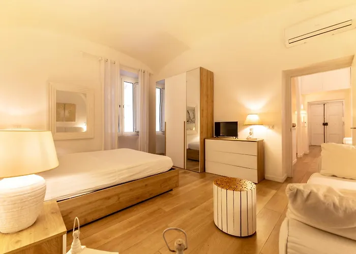 Next To Vatican Museum Luxury Flat